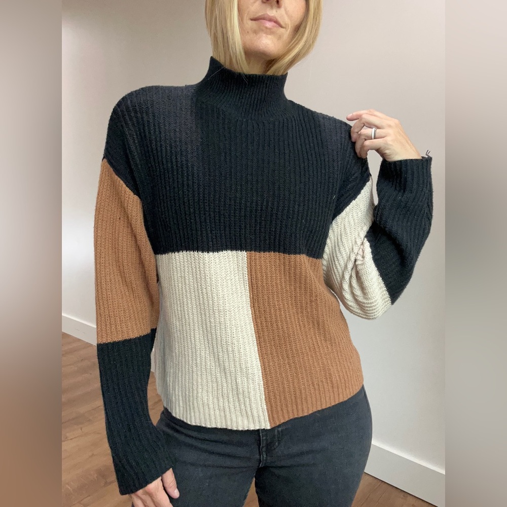 Nordstrom Rack BP Color block black and orange Sweater - Size XS